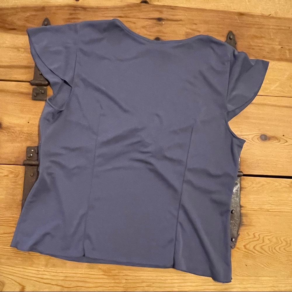 Parallel Top SZ L 🌸🌸 - Picture 6 of 7